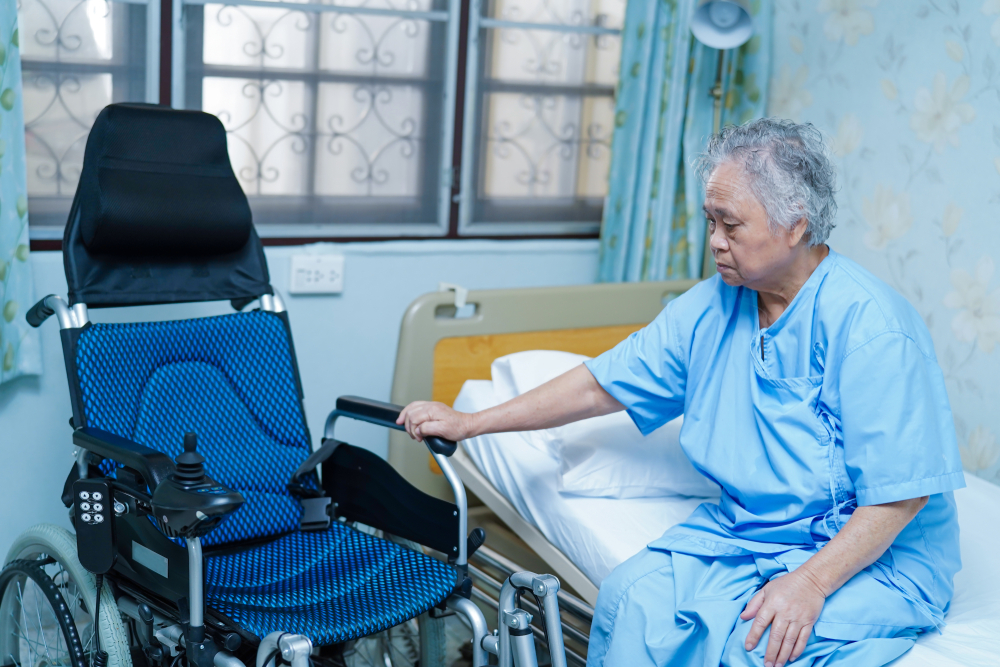 Asian,Senior,Or,Elderly,Old,Lady,Woman,Patient,Sitting,On
